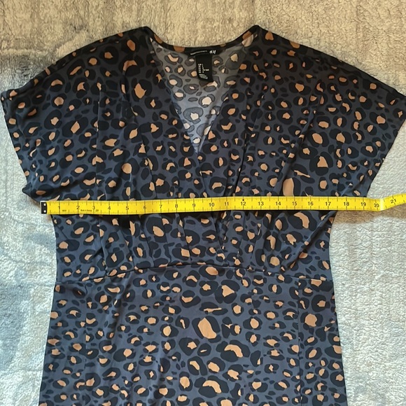 H&M mama leopard print maternity dress - Picture 4 of 8